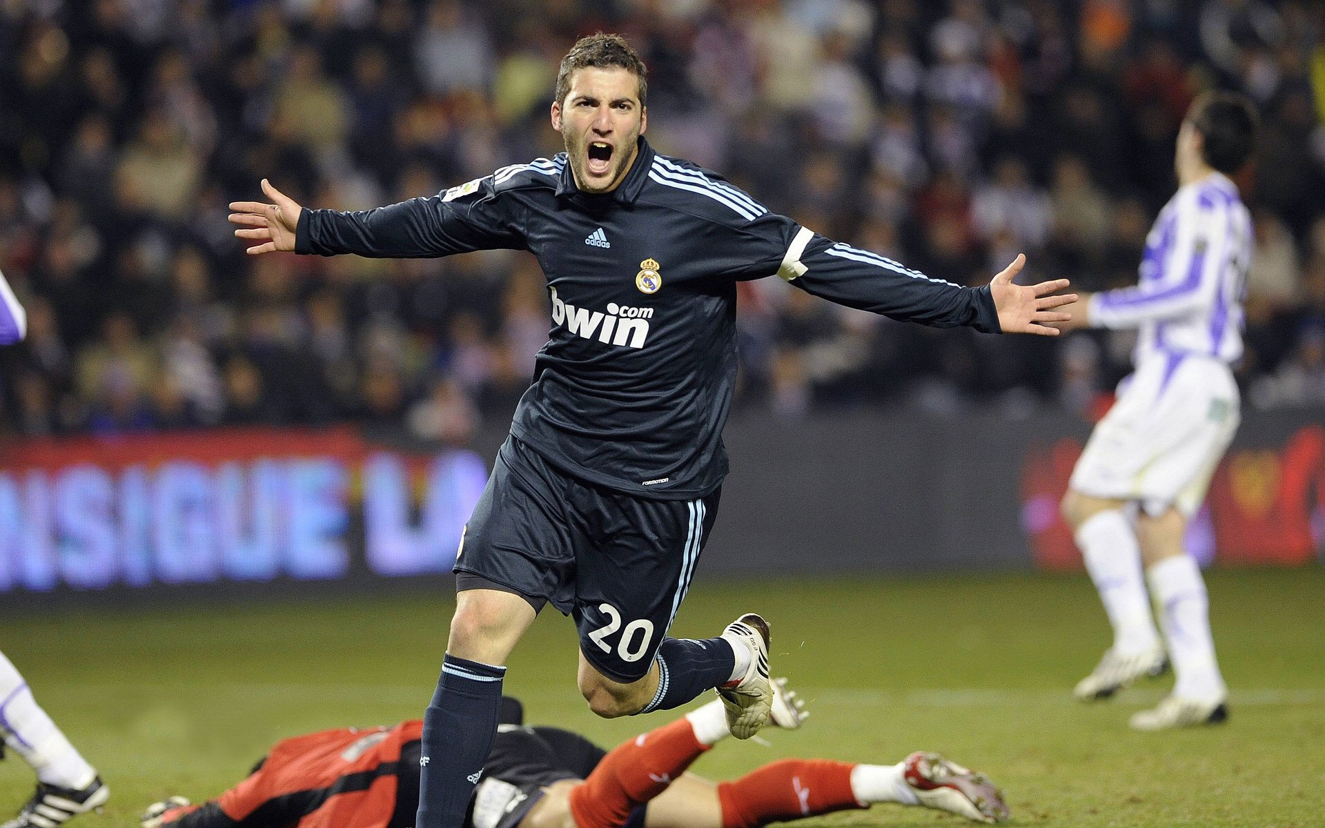 开云官方网站-中国足球职业俱乐部市场营销策略多样化,中国足球俱乐部怎么盈利